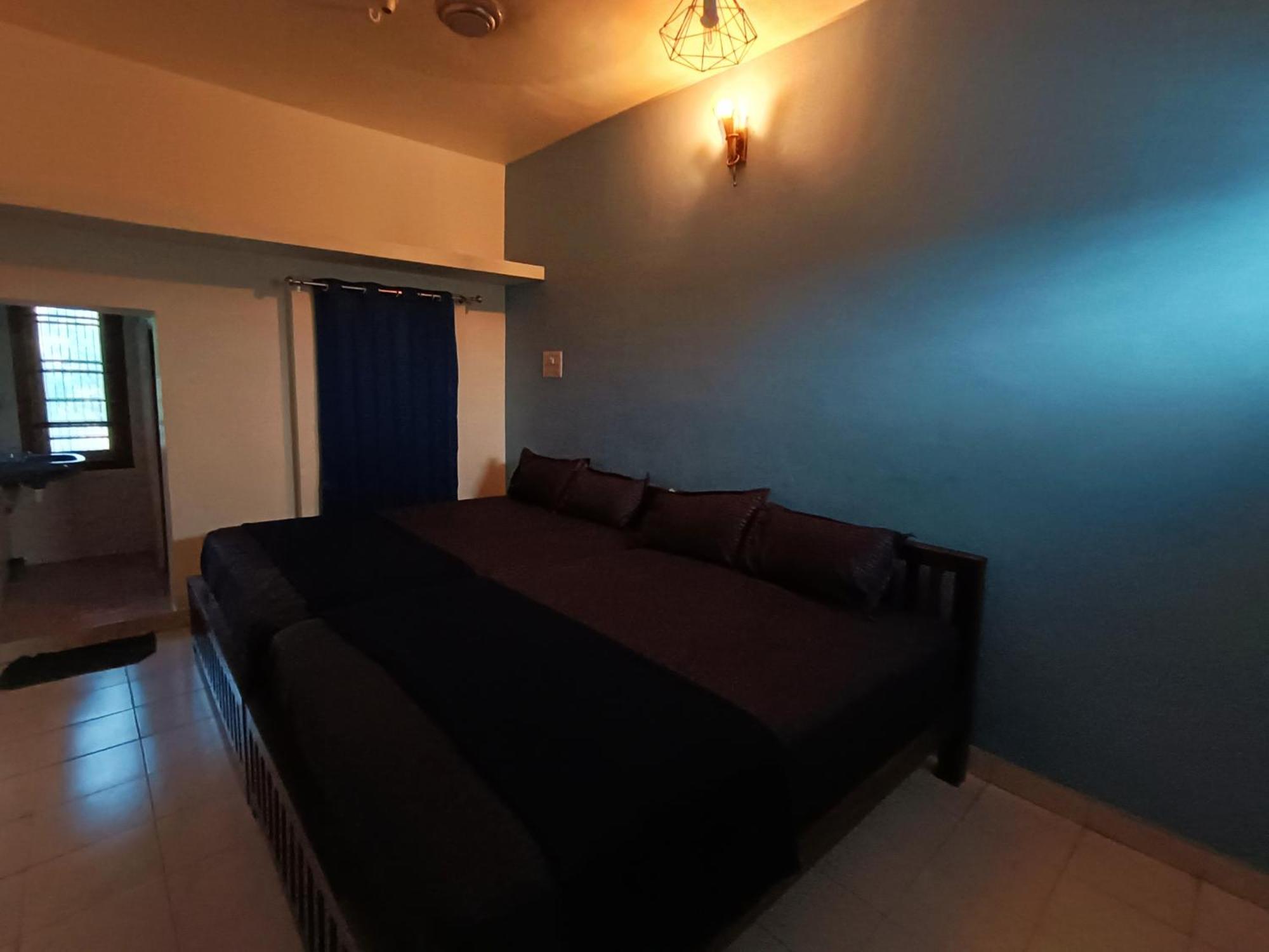 Omkara - The Fives Guest House Tiruvannāmalai Habitación foto